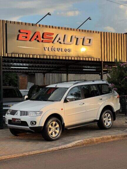 Mitsubishi Pajero MC/ DAKAR 3.2 HPE 4X4 7 LUGAR 2013