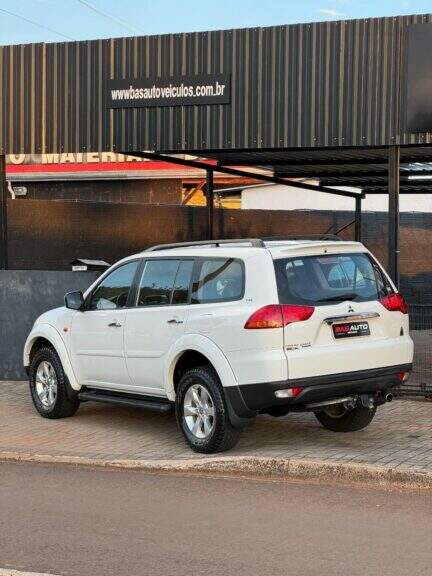Mitsubishi Pajero MC/ DAKAR 3.2 HPE 4X4 7 LUGAR 2013