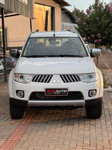 Mitsubishi Pajero MC/ DAKAR 3.2 HPE 4X4 7 LUGAR 2013
